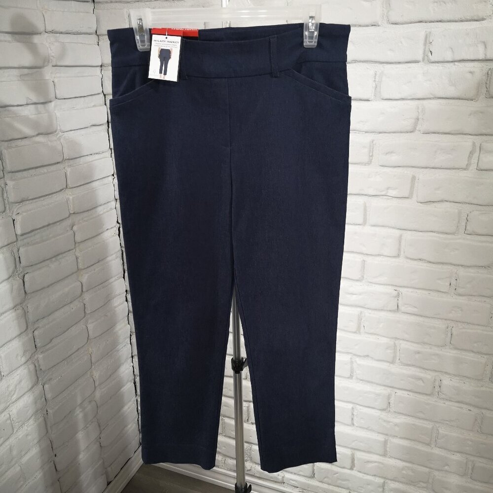 NWT Hilary Radley Ladies Size 8 Slim Leg Sits at the Waist Pull On Style Pants